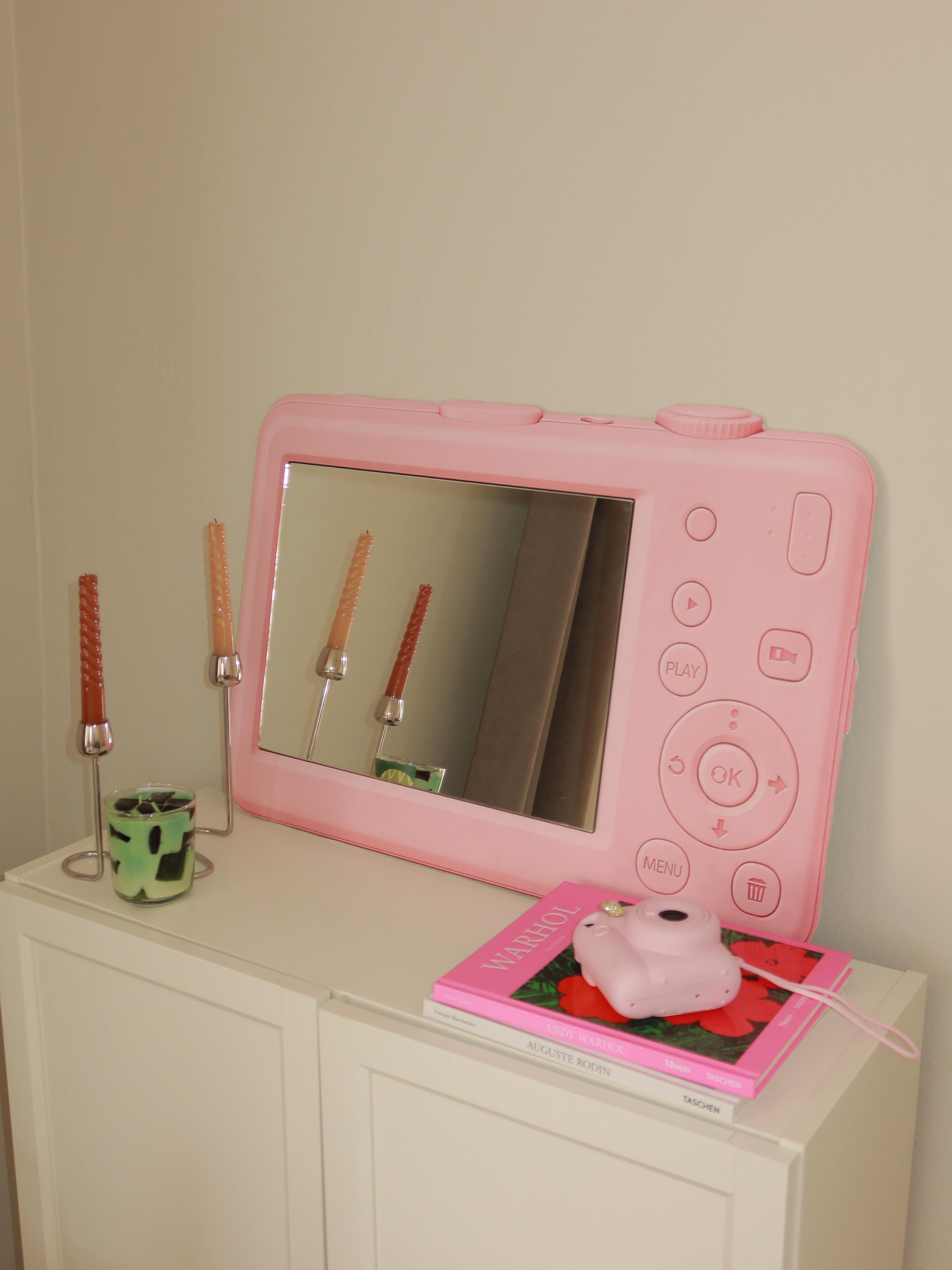 Pembe Retro Dijital Kamera